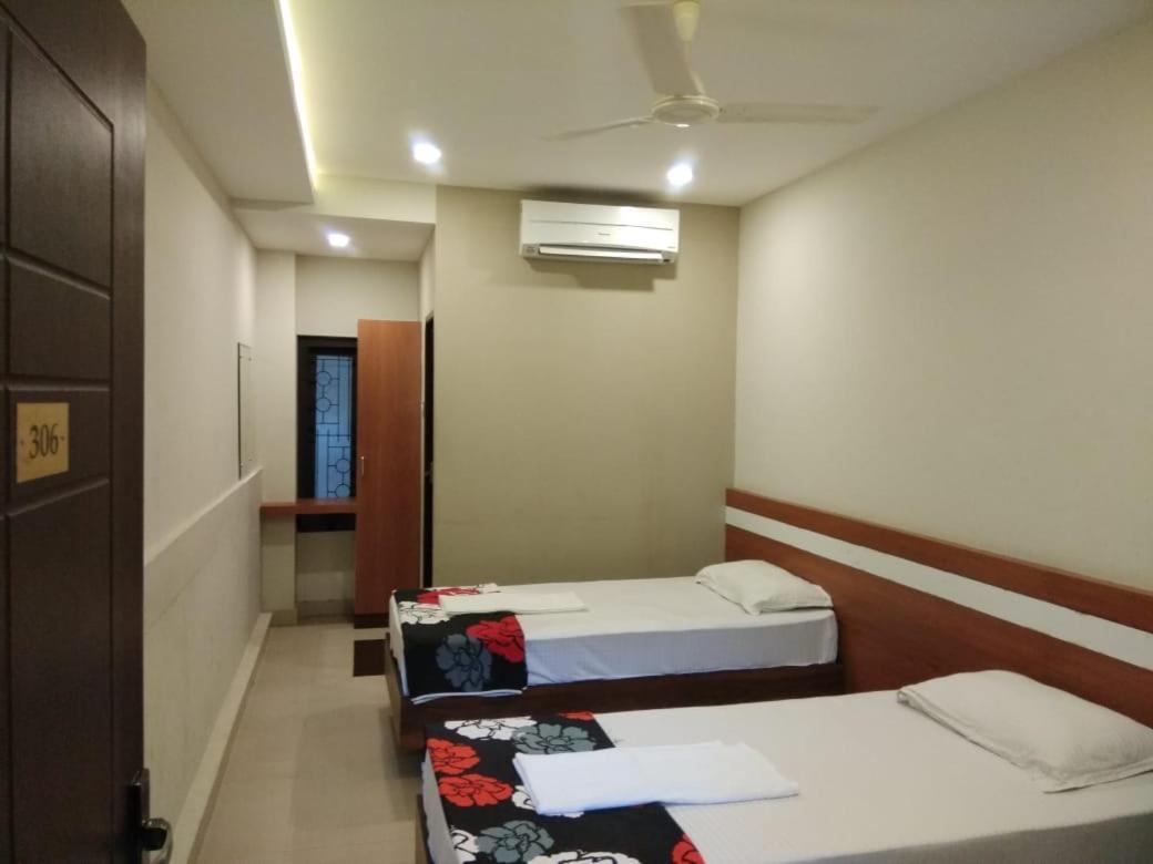 Tirur Tourist Home Exterior foto